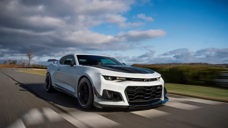 Chevrolet Camaro ZL1 1LE 2019 Pakai Transmisi 10 Percepatan (foto: Chevrolet)