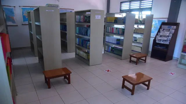 Potret Gedung SMPN 60 Surabaya Terapkan Protokol COVID-19. (Sumber: Twitter/Banggasurabaya)