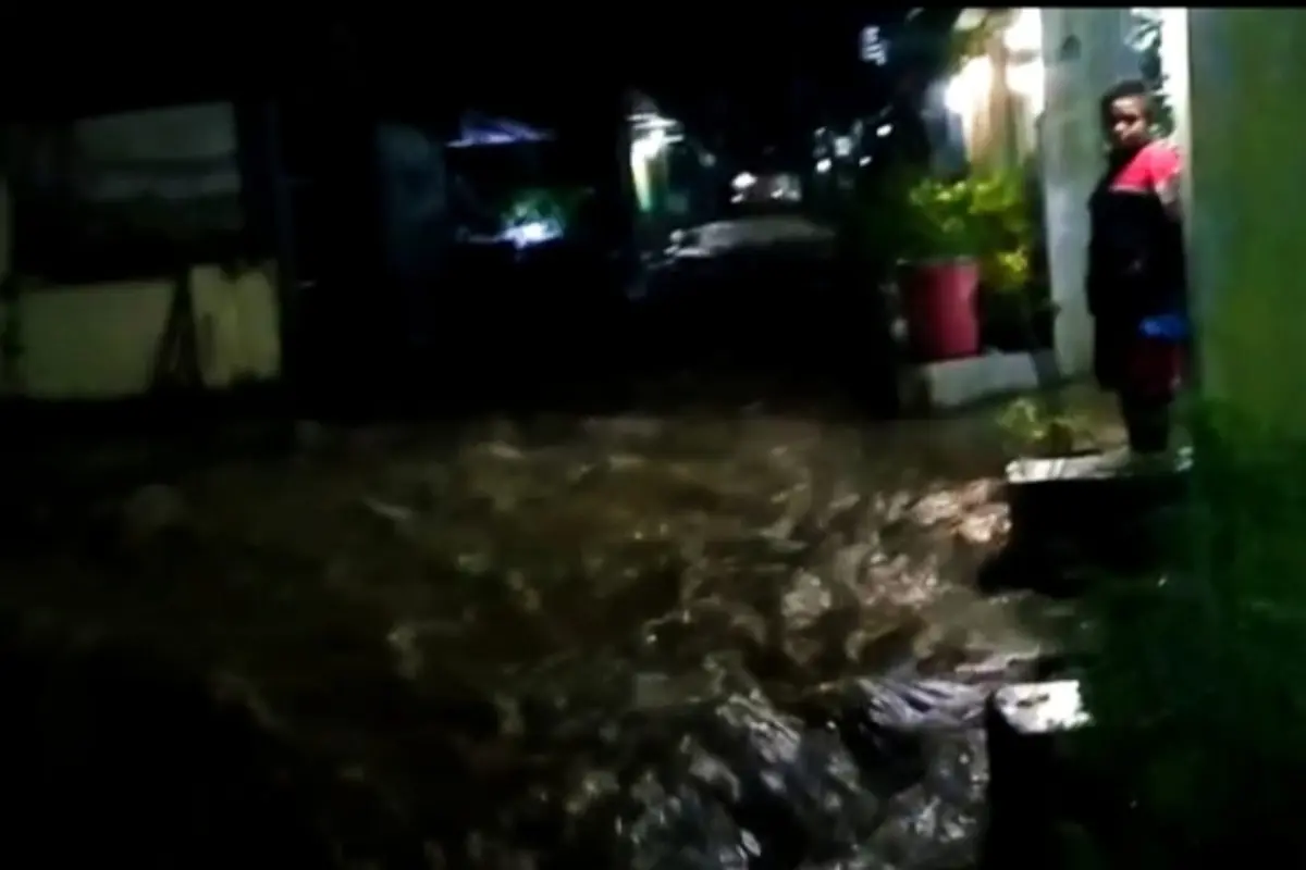 Banjir di permukiman warga Kalibaru Banyuwangi. (Hermawan/Liputan6.com)