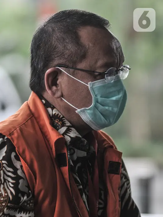 Tersangka mantan Sekretaris Mahkamah Agung (MA) Nurhadi saat tiba di Gedung KPK, Jakarta, Kamis (23/7/2020). Nurhadi kembali menjalani pemeriksaan lanjutan sebagai tersangka terkait kasus suap dan gratifikasi penanganan perkara di MA senilai Rp46 miliar. (merdeka.com/Iqbal S Nugroho)