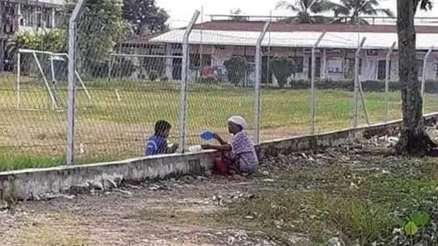 Kisah Nenek Antar Makanan Untuk Cucu di Sekolah Tiap Hari Ini Bikin Haru