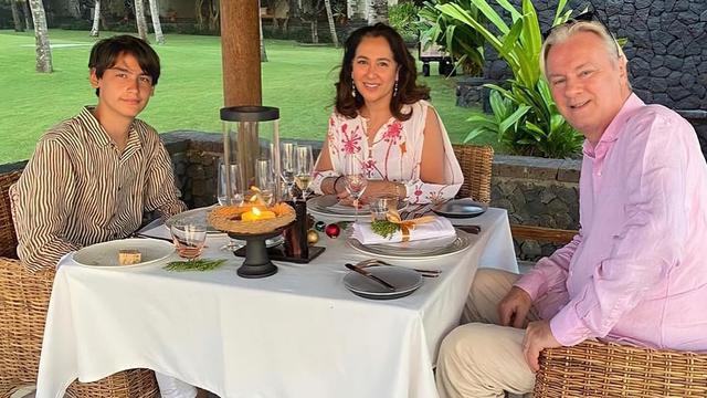 Kartika Soekarno, Frits Frederik Seegers, dan Frederik Kiran Soekarno Seeger