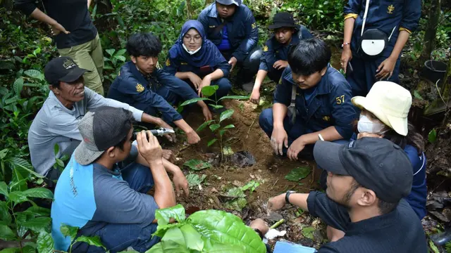Petani Muda.