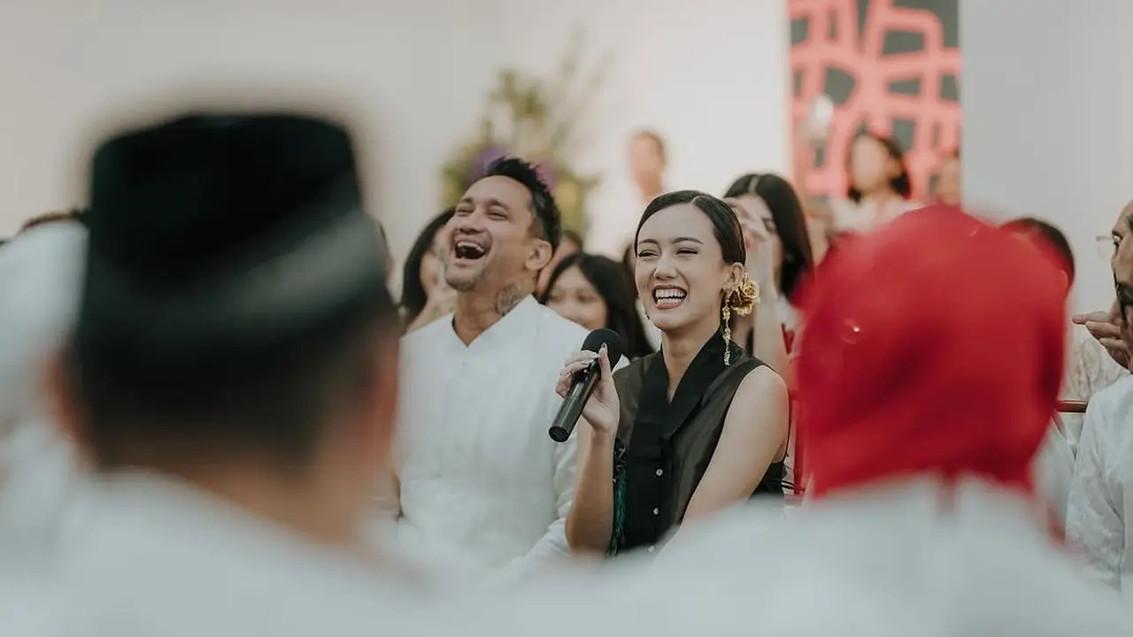 Potret Kedekatan Tora Sudiro dan Putri Sulungnya