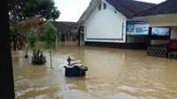 Banjir Banten akibatkan ribuan kepala keluarga mengungsi (Liputan6.com / Yandhi Deslatama)