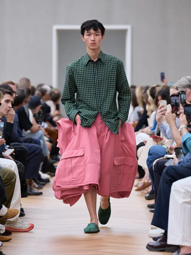 Lembaran Baru Dior di Tangan Jonathan Anderson, Hadirkan Pesona Artistik yang Anggun dan Spontanitas