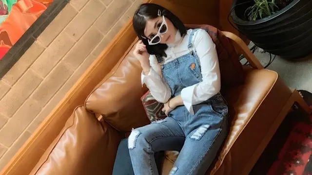 FOTO: Gaya Kasual Eva Anindita, Simpel dan Stylish