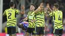 Selebrasi para pemain Arsenal setelah mengalahkan Crystal Palace 1-0 pada laga pekan kedua Liga Inggris 2023/2024 di Selhurst Park, London (21/8/2023). (AP Photo/Kin Cheung)