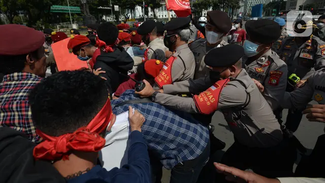 Ricuh di Aksi May Day