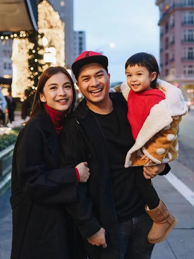 7 Selebriti ini Rayakan Natal di Luar Negeri, Ada yang Ke Betlehem