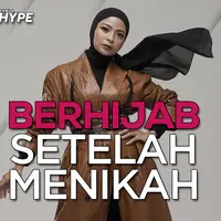 Berhijab merupakan kewajiban bagi wanita muslim. kini semakin banyak selebriti tanah air yang memutuskan untuk berhijab setelah menikah. siapa saja ya mereka? simak video berikut ya..