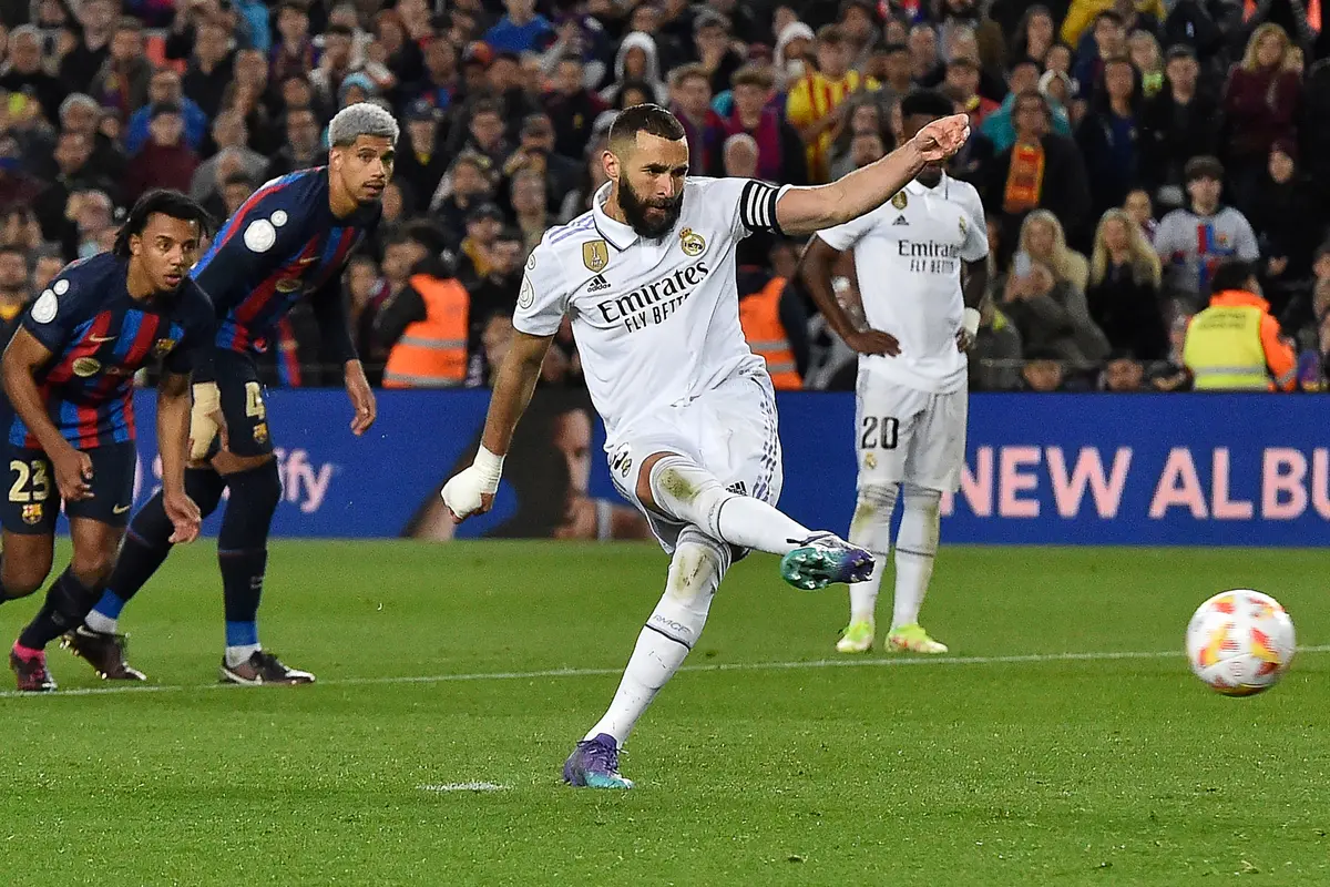 Foto: King Benzema Cetak Hattrick, Real Madrid Pesta Gol Lagi di Kandang Barcelona setelah 6 Dekade