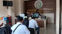 Polda Sulbar limpahan pelaku investasi bodong APT dan PZ ke Kejari Mamuju (Foto: Liputan6.com/Istimewa)