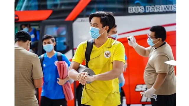 Cedera Panjang, Ini 5 Potret Terbaru Ernando Ari Kiper Persebaya Surabaya