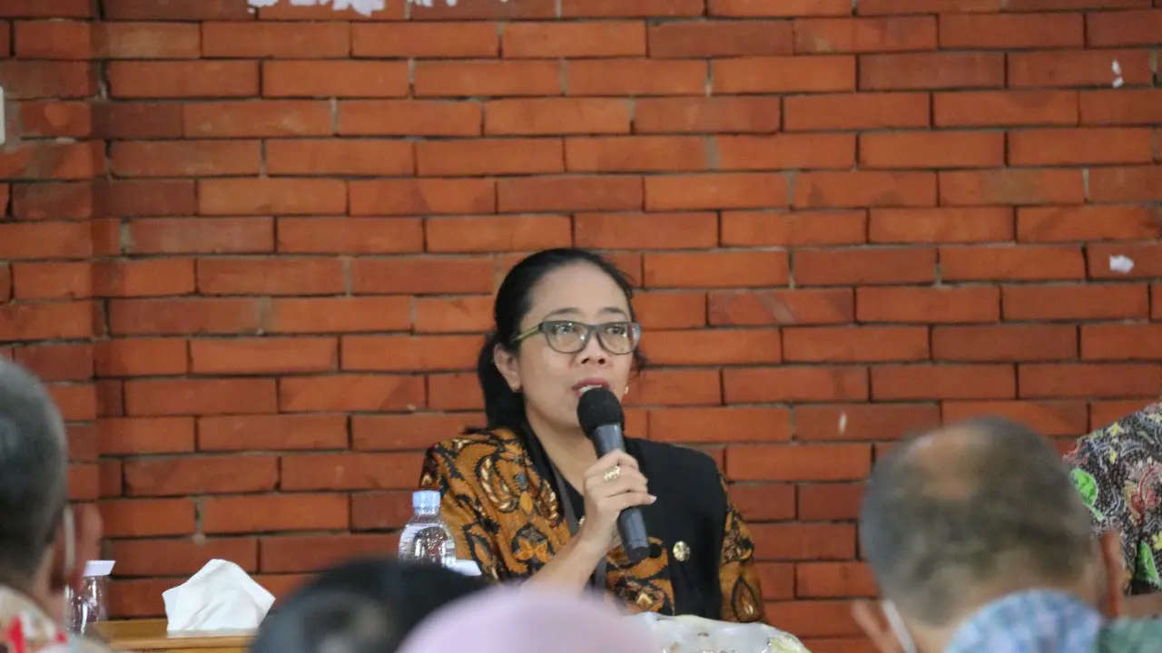 Kepala Dinas Pemberdayaan Masyarakat dan Desa (PMD) Kabupaten Blora, Yayuk Windrati. (Liputan6.com/Ahmad Adirin)