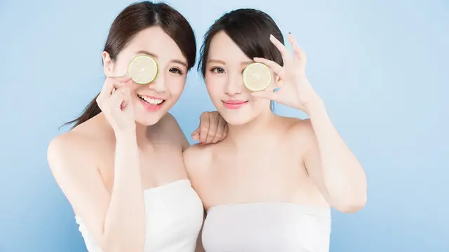 Fakta dan Mitos Menjaga Kulit Awet Muda (Aslysun/Shutterstock)