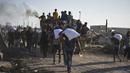 Diketahui, dalam beberapa bulan terakhir, akses bantuan kemanusiaan dibatasi secara ekstrem oleh Israel yang menyebabkan krisis pangan serta memburuknya kondisi kesehatan masyarakat Gaza secara keseluruhan. (AP Photo/Jehad Alshrafi)