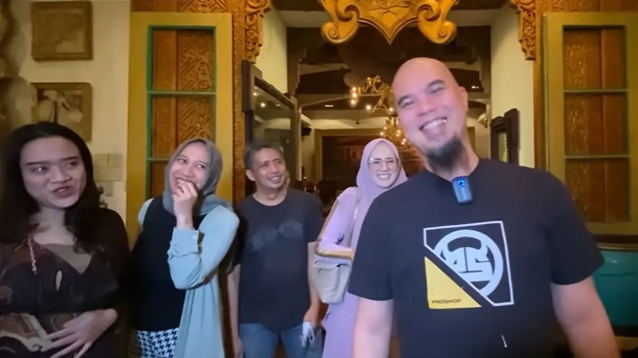6 Momen Mulan Jameela Buka Puasa Bareng Mantan Suami, Ditemani Ahmad Dhani