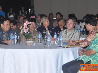 Citizen6, Ternate: Sekjen KKP Gellwynn Jusuf di dampingi Wagub Gani Kasuba dan Eselon I KKP pada pembukaan Seminar. (Pengirim: Efrimal Bahri).
