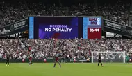 VAR memutuskan kalau West Ham United tidak mendapatkan penalti pada laga melawan Manchester City pada laga Premier League pekan pertama. (AFP/Ian Kington)
