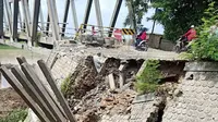 Jembatan Glendeng penghubung Kabupaten Tuban-Bojonegoro ditutup total akibat longsor