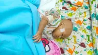 Bayi Kaina, penderita jantung bocor dirawat di Rumah Sakit Umum Daerah Arifin Ahmad Pekanbaru. (Liputan6.com/M Syukur)