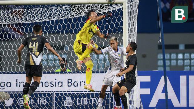 Duel Dewa United Vs PSIM Yogyakarta.