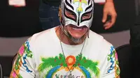 Wajah Asli Rey Mysterio, Pegulat Legendaris yang Identik dengan Topengnya