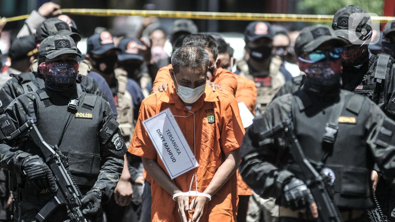 FOTO: Rekonstruksi Pembunuhan Bos Pelayaran di Kelapa Gading