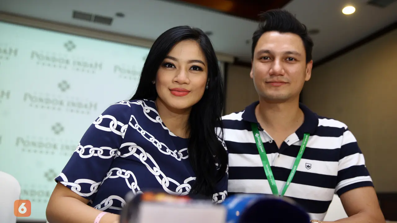 [Bintang] Titi Kamal dan Christian Sugiono