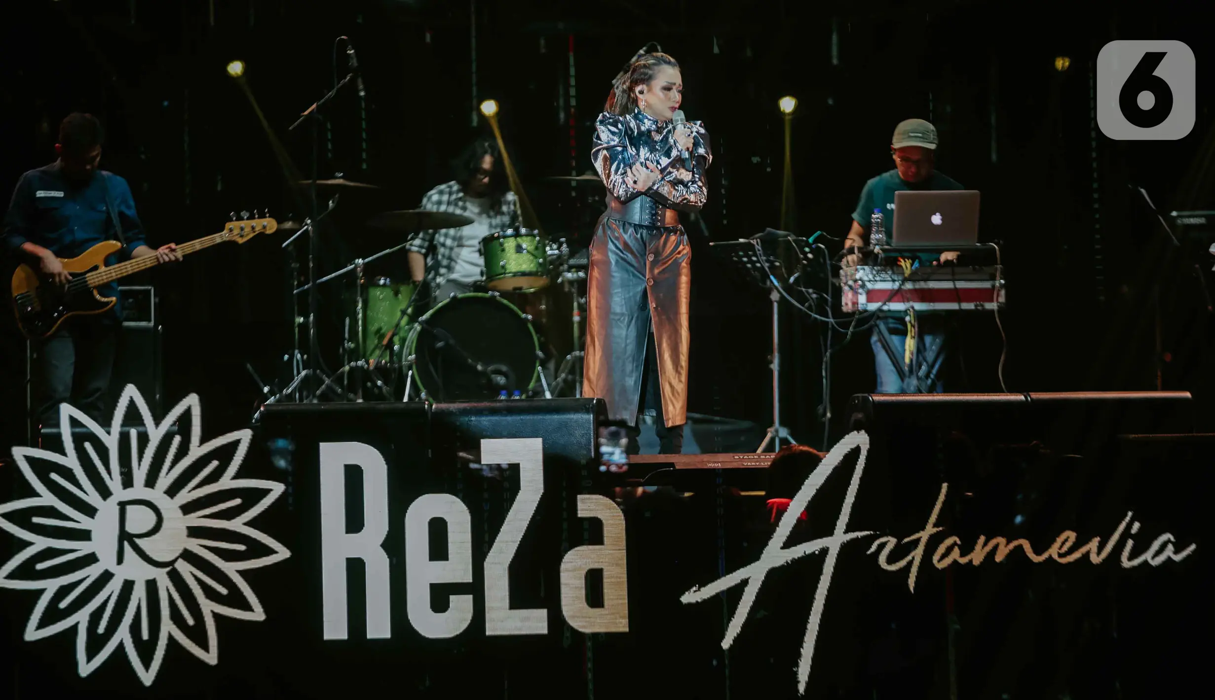 FOTO: Reza Artamevia Obati Rindu Penggemar di Festival Tamagochill ...