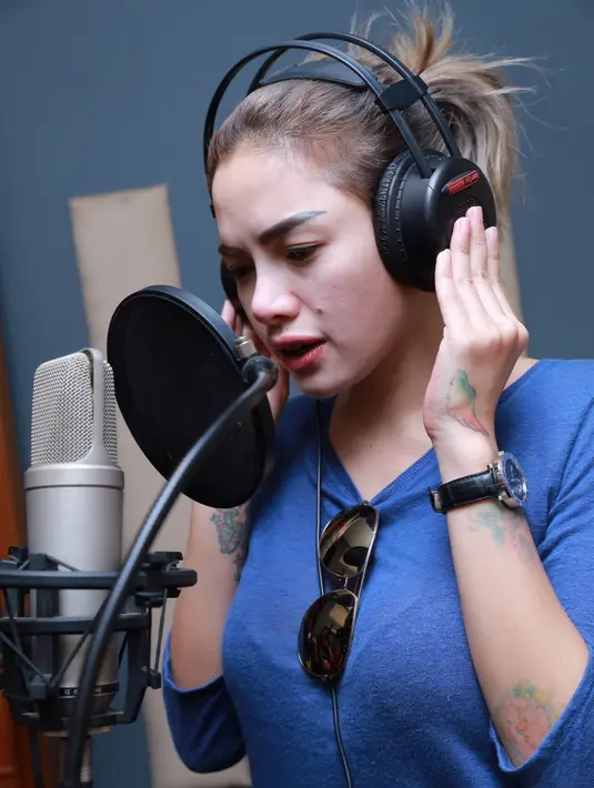 Sebelumnya, Nikita pernah mencoba tarik suara. Namun karena kesibukannya di akting, dunia tarik suaranya  menjadi terbengkalai. (Galih W Satria/Bintang.com)