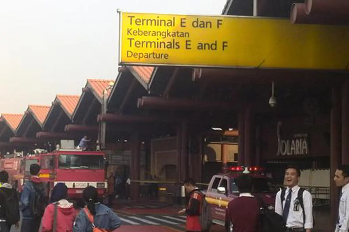 20150705- kebakaran-soetta
