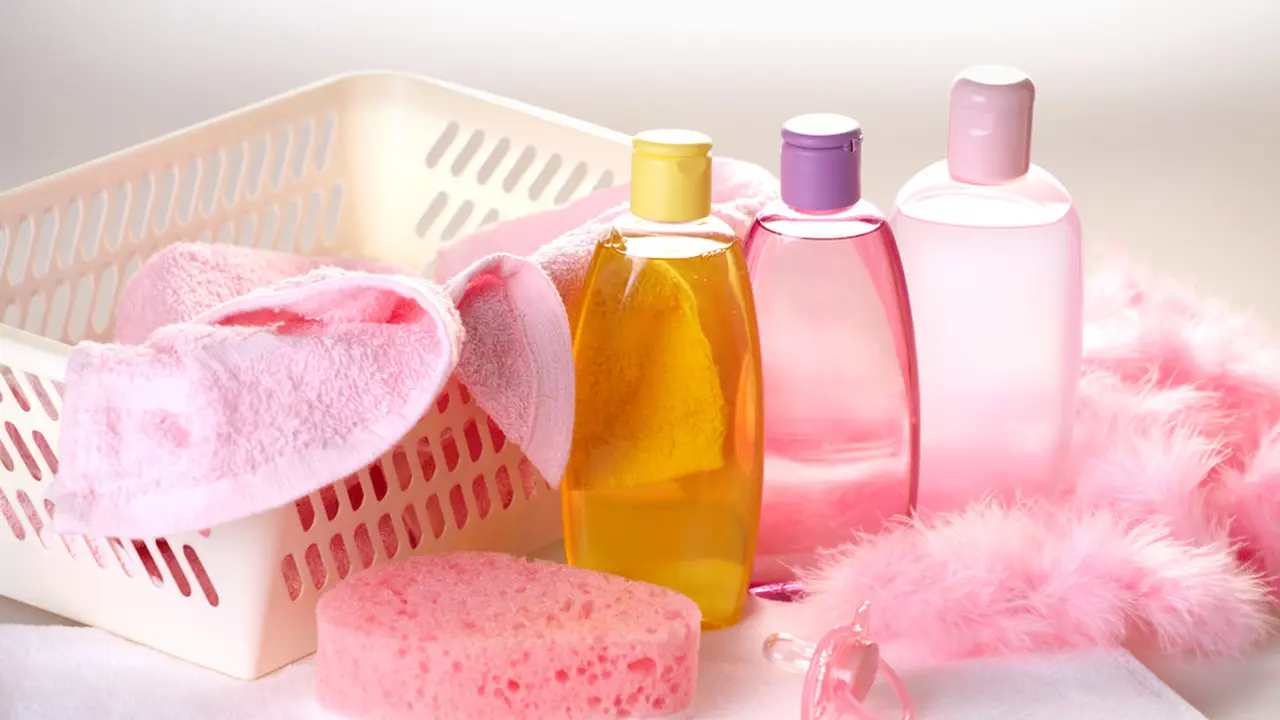 ilustrasi baby oil/Zoia Kostina/shutterstock