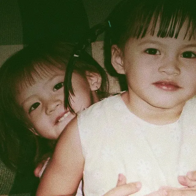 6 Potret Masa Kecil Adhisty Zara dan Kyla, Bak Anak Kembar