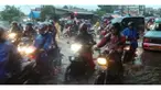  Seperti sudah diprediksi, air kiriman dari hulu Sungai Ciliwung mulai masuk ke wilayah bantaran Ciliwung di Jakarta. Sejak Senin dinihari, sejumlah wilayah Ibu Kota mulai terendam.  Badan Penanggulangan Bencana Daerah (BPBD) DKI Jakarta pada pukul 03.00 