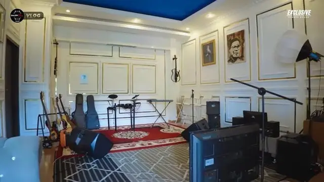 Kini Sukses Punya Hunian Bak Kastil di Tengah Kota, Begini Potret Rumah Andika Kangen Band Dulu