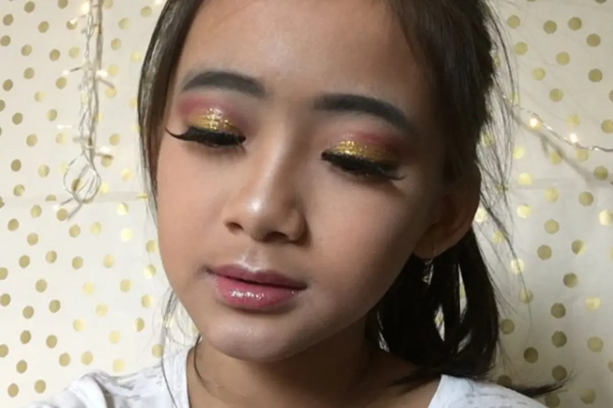 Gadis 13 Tahun Ini Sudah Pintar Makeup, Kamu Dulu Gimana?