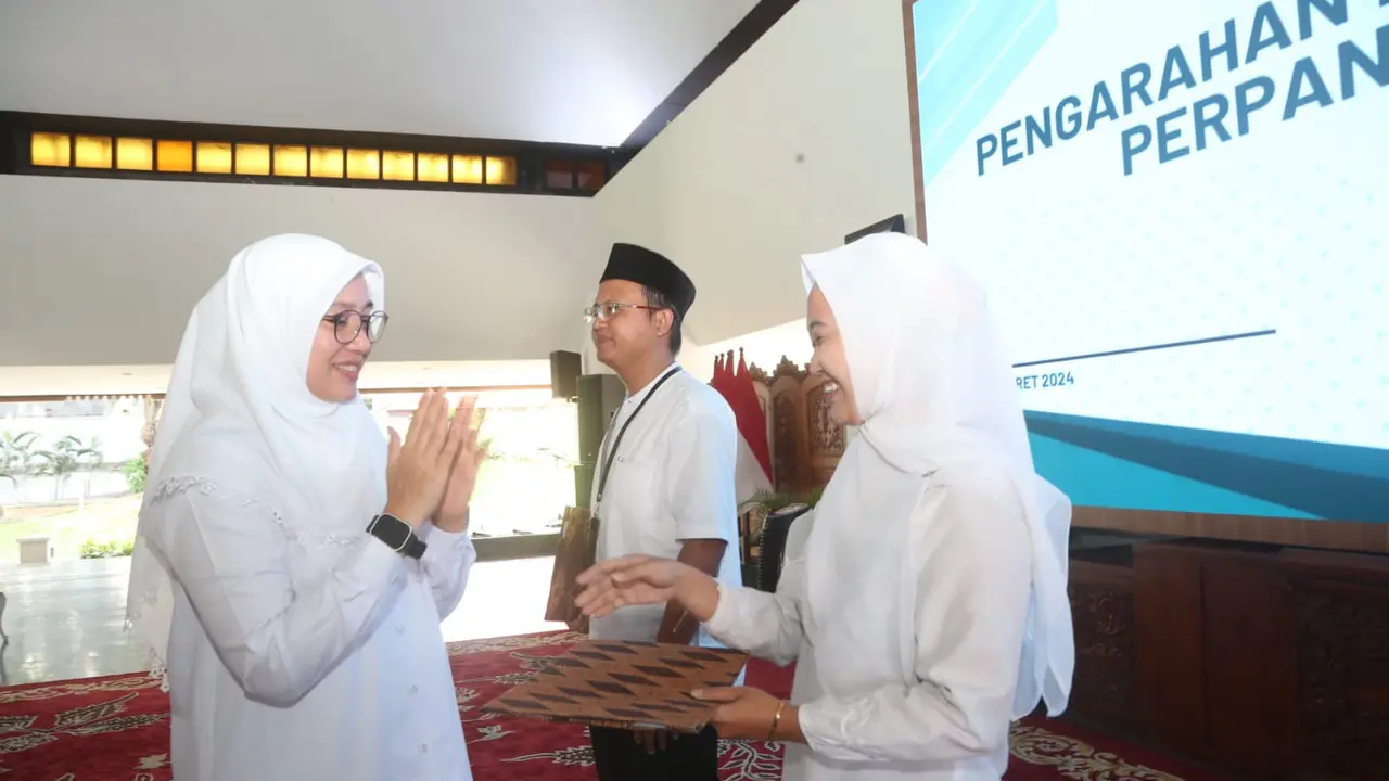 Bupati Banyuwangi serahkan SK perpanjangan ribuan PPPK (Istimewa)