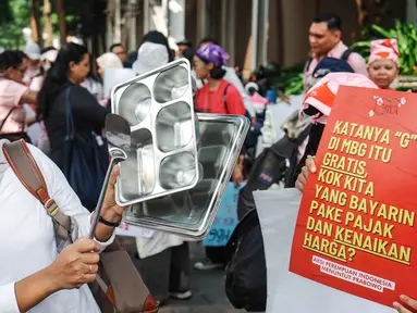 Unjuk Rasa Aliansi Perempuan Indonesia Tuntut Hentikan MBG
