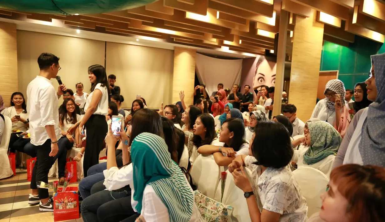 Afganisme penggemar setia Afgan dibentuk sejak 25 Januari 2008. Hingga kini, penggemar setia pelantun lagu Terima Kasih Cinta itu tetap setia dan kompak. Afgan berharap, kedepan bisa lebih solid lagi dan terus saling support. (Adrian Putra/Bintang.com)