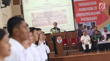 Menpora Imam Nahrawi memberi sambutan pembuka Diklat Paskibraka Nasional 2018 di Wisma Soegondo Cibubur, Jakarta, Kamis (26/7). Diklat diikuti 68 siswa terbaik dari 34 provinsi di Indonesia. (Liputan6.com/Helmi Fithriansyah)