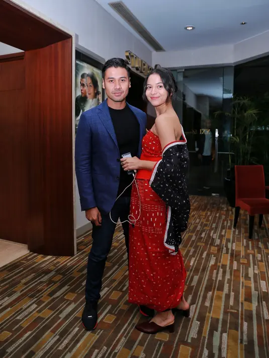 "Chicco susah banget dibangunin pagi, dibangunin aja gitu terus (susah), terus kayak bikin sarapan, kopi," kata Putri Marino. (Adrian Putra/Bintang.com)