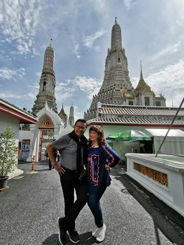 6 Momen Kenangan Romantis Koes Hendratmo dengan Sang Istri Sebelum Meninggal