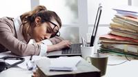 Mengantuk adalah hal yang wajar, namun jika kondisi ini terjadi saat di kantor apa yang harus dilakukan? Simak langkah berikut ini.