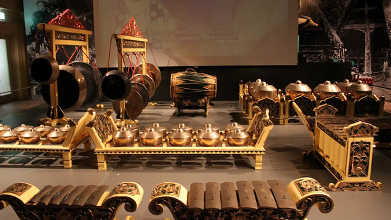 Ilustrasi hgamelan pengiring macapat