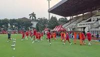Latihan resmi Timnas Indonesia di Stadion  STIK, Jakarta, Kamis (24/9/2026). Tim Garuda akan menjajal Singapura di Stadion Utama Gelora Bung Karno, Jakarta dalam laga FIFA ASEAN Cup 2026, Jumat (25/9/2026). (Bola.com/Hery Kurniawan)