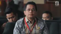 Sekjen DPR RI Indra Iskandar berada di ruang tunggu Gedung KPK, Kamis (16/5/2019). Indra Iskandar menjalani pemeriksaan sebagai saksi untuk tersangka anggota Komisi VI DPR Bowo Sidik Pangarso pada kasus dugaan suap terkait kerja sama pengangkutan pupuk melalui pelayaran. (merdeka.com/Dwi Narwoko)