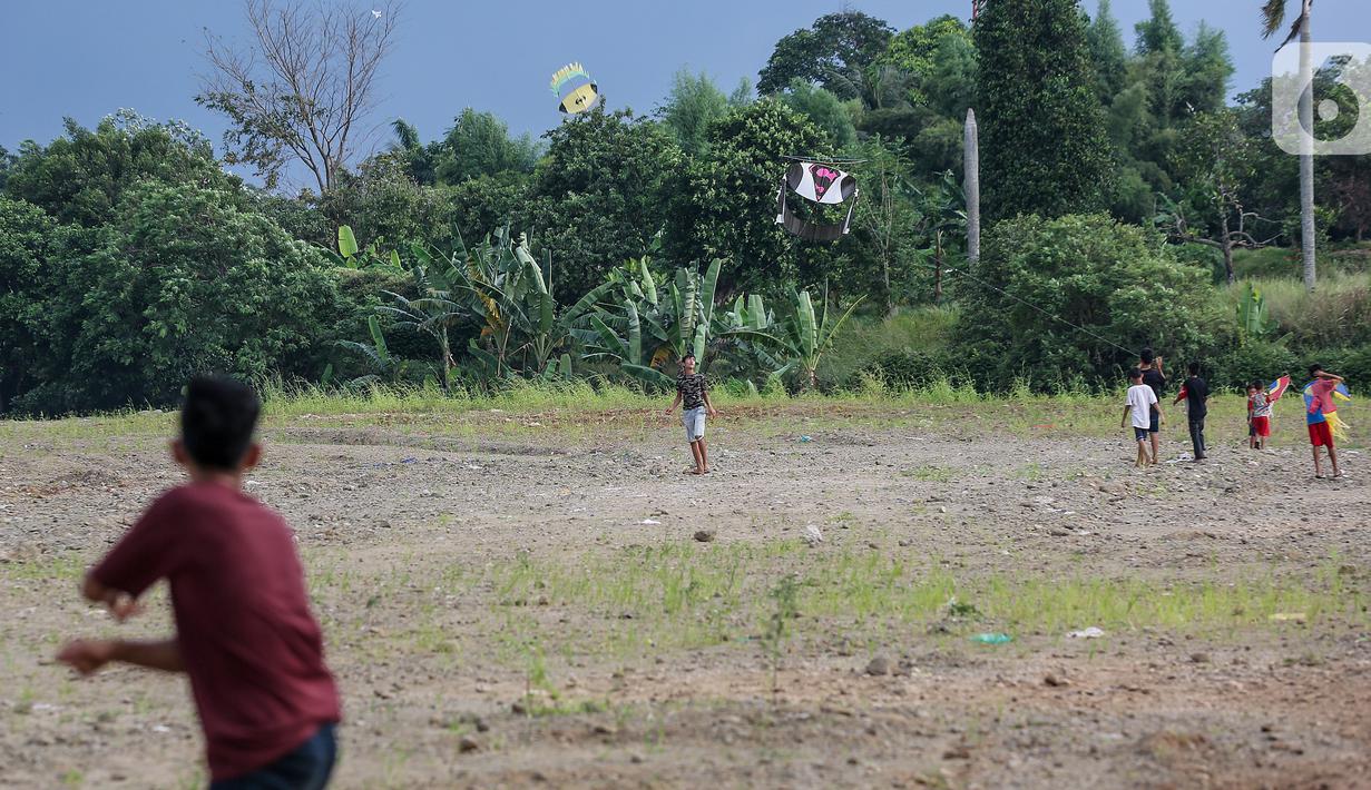 Foto Serunya Bermain Layangan Koang Di Tengah Pandemi Covid 19 On Off Liputan6 Com