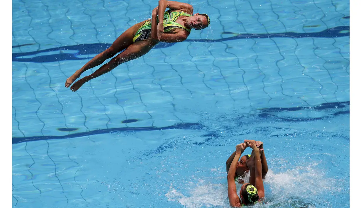  Para perenang indah asal Ukraina beraksi pada Olympic Games Kualifikasi Olympic Games Turnamen di Rio de Janeiro, Brasil, Sabtu (5/3/2016). (REUTERS/Sergio Moraes)